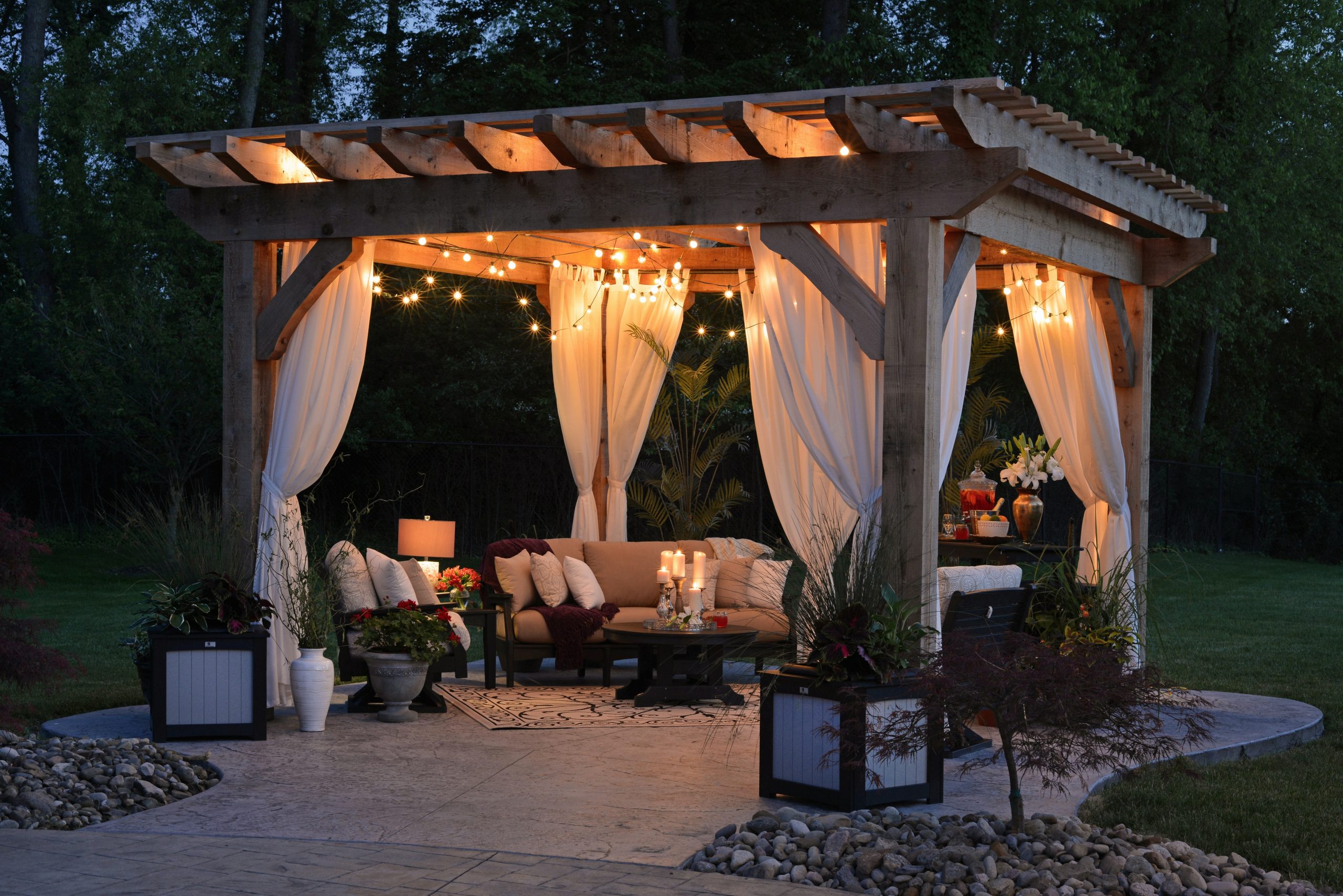 7 Tips for Creating an Outdoor Living Space